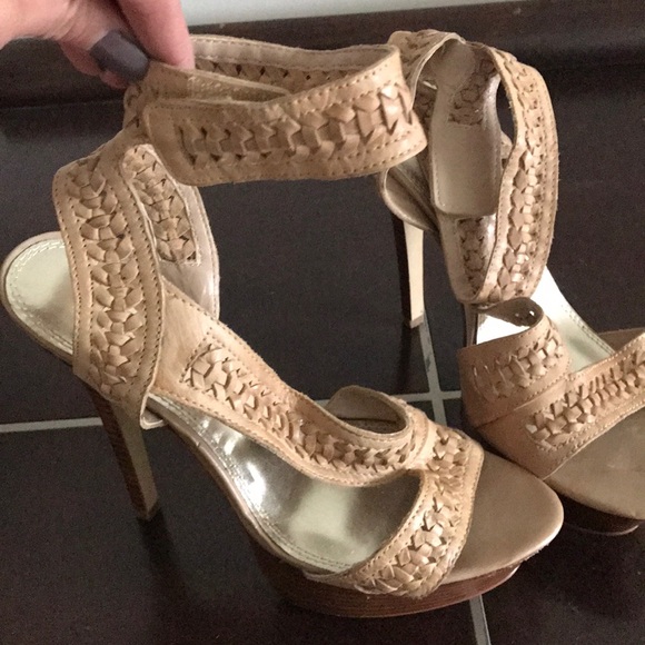 Woman bakers heels - Picture 2 of 3